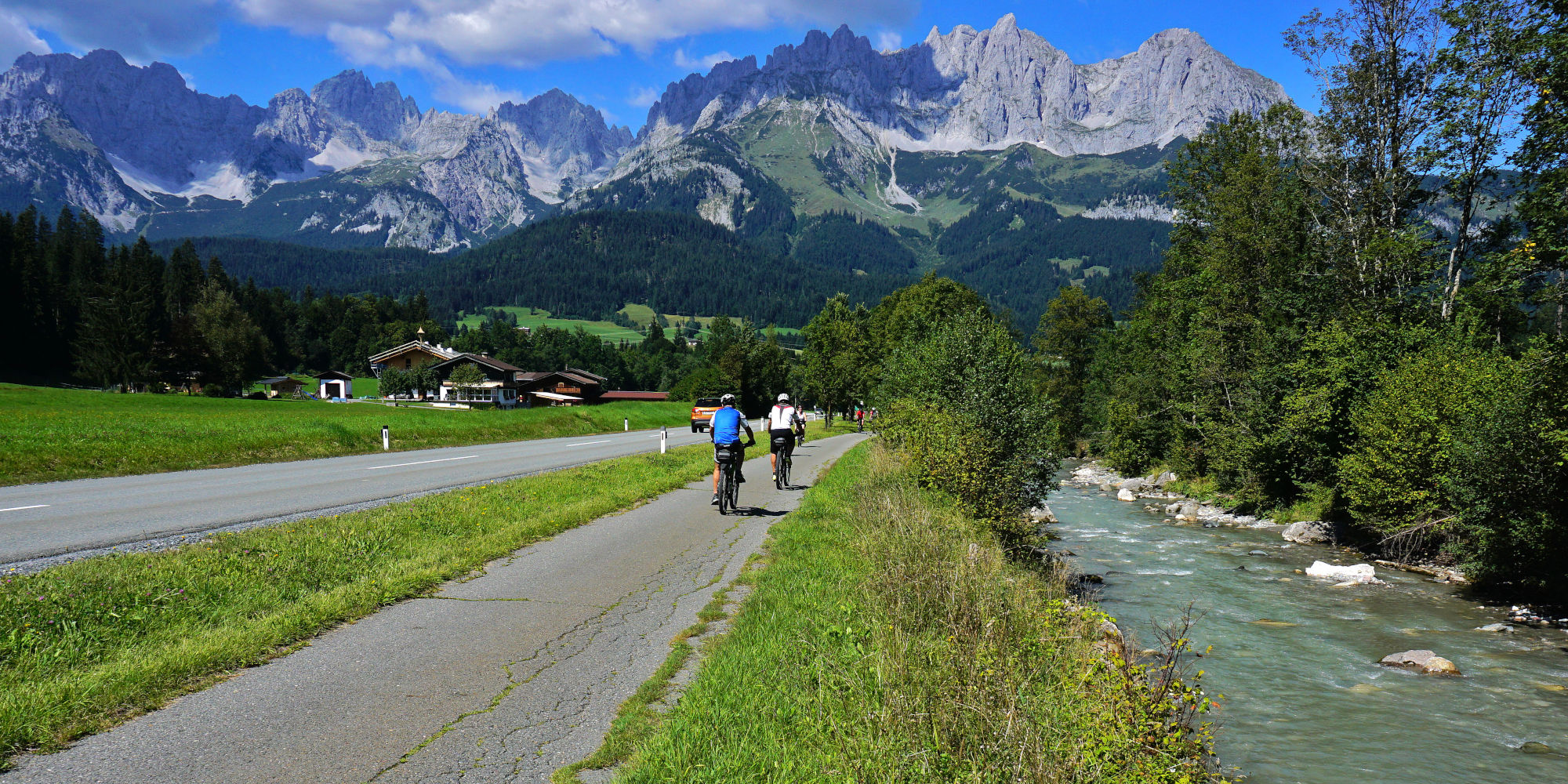 Fahrradfahrer beim Wilden Kaiser in Österreich