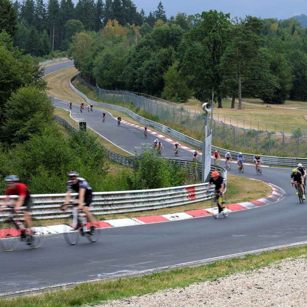 Rennradfahrer auf dem Nürburgring