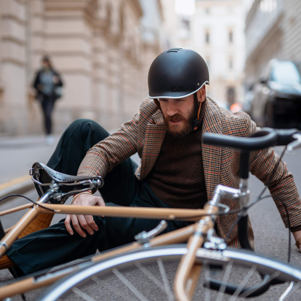 Mann ist vom Fahrrad gestürzt